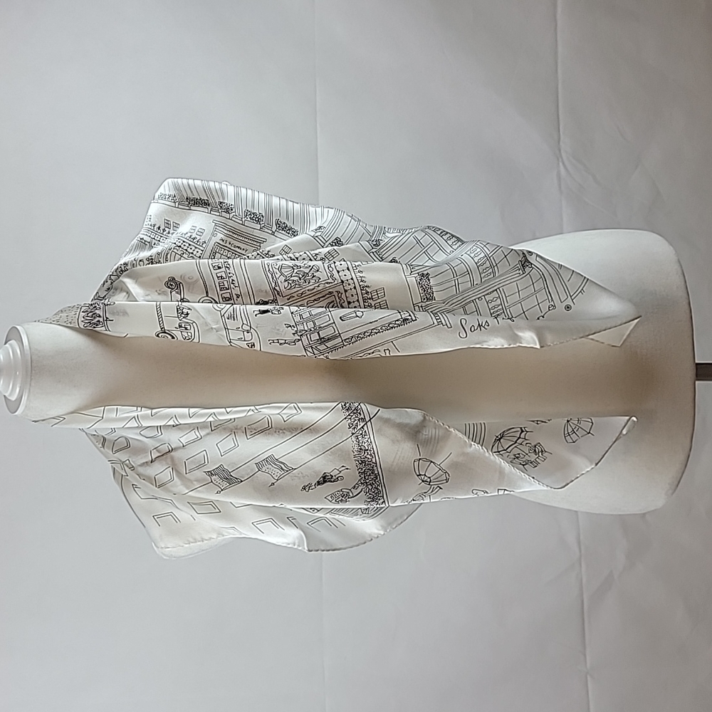 Vintage Saks Fifth Avenue City Scene Scarf - Picture 4 of 7